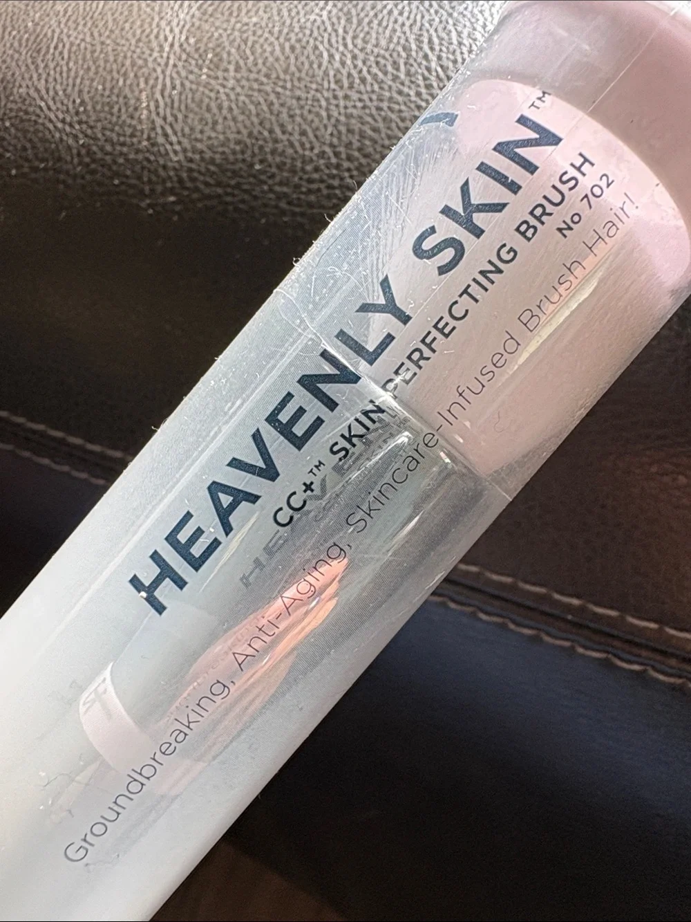 It Cosmetics Heavenly Skin Brush #702 Cc skin perfecting brush